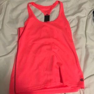 Women’s Colosseum pink workout shirt.